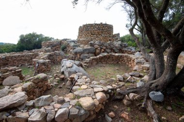 Nuraghe La Prisgiona Arkeolojik Alanı - Sardinya - İtalya