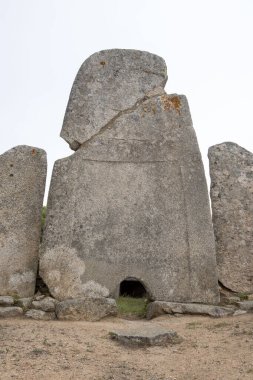 Li Lolghi 'nin Dev Mezarı - Sardunya - İtalya