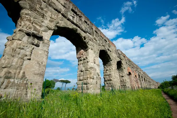 Claudio Aqueduct Rzym Włochy — Zdjęcie stockowe