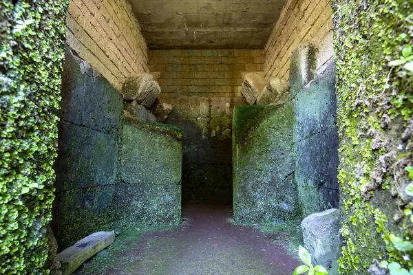 Crocifisso del Tufo 'dan Etrüsk Mezarlığı - Orvieto - İtalya