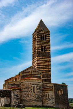 Kutsal Teslis Kilisesi Saccargia - Sardunya - İtalya