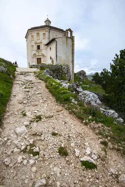 Santa Maria della Pieta Kilisesi - Calascio İtalya