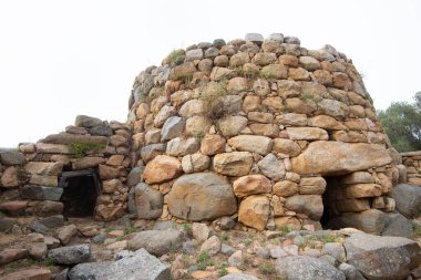 Nuraghe La Prisgiona Arkeolojik Alanı - Sardinya - İtalya