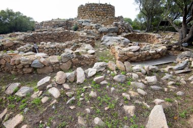Nuraghe La Prisgiona Arkeolojik Alanı - Sardinya - İtalya