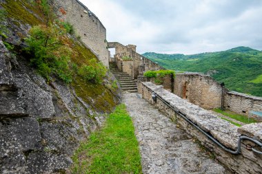 Roccascalegna Ortaçağ Kalesi - İtalya