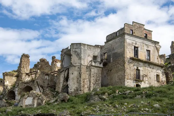 Craco Hayalet Kasabası - İtalya