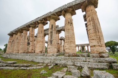 Paestum Arkeoloji Parkındaki Hera Tapınağı - İtalya