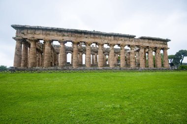 Paestum Arkeoloji Parkında Poseidon Tapınağı - İtalya