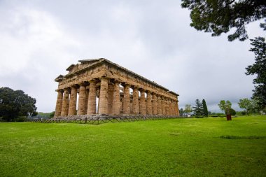Paestum Arkeoloji Parkında Poseidon Tapınağı - İtalya