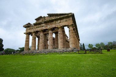 Paestum Arkeoloji Parkında Poseidon Tapınağı - İtalya