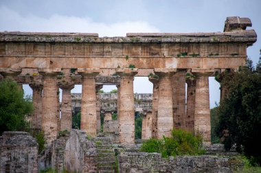 Paestum Arkeoloji Parkında Poseidon Tapınağı - İtalya