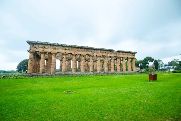 Paestum Arkeoloji Parkında Poseidon Tapınağı - İtalya