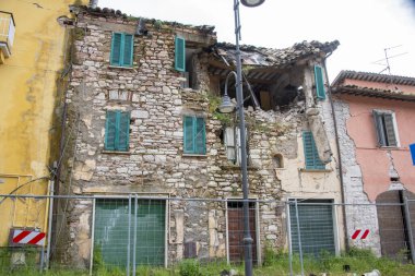 Depremden sonra Castelluccio Kasabası - İtalya
