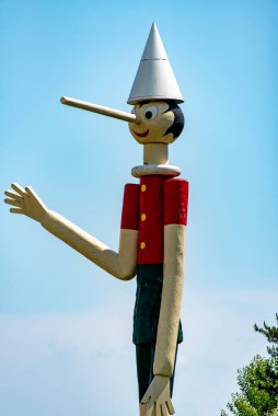 Dünyanın en uzun tahta Pinokyo Heykeli - Collodi - İtalya 