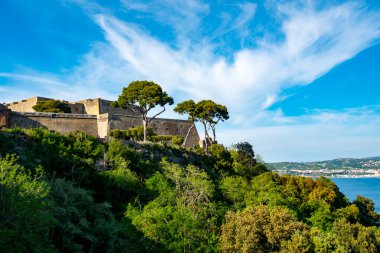Baia 'nın Aragonese Kalesi - İtalya