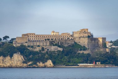 Baia 'nın Aragonese Kalesi - İtalya