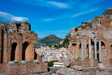 Yunan Taormina Tiyatrosu - İtalya