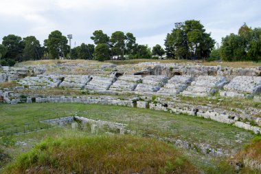 Neapolis Arkeoloji Parkı 'ndaki Roma Amfitiyatrosu - Siracusa - İtalya