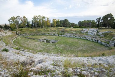 Neapolis Arkeoloji Parkı 'ndaki Roma Amfitiyatrosu - Siracusa - İtalya