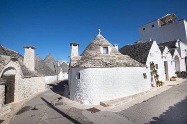 Trulli Kireçtaşı Evleri - Alberobello - İtalya