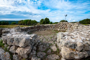 Santa Vittoria 'nın Nuragic Mabedi - Sardunya - İtalya