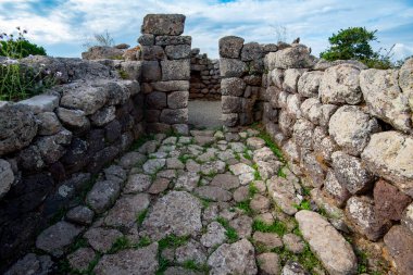 Santa Vittoria 'nın Nuragic Mabedi - Sardunya - İtalya