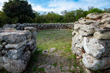 Santa Vittoria 'nın Nuragic Mabedi - Sardunya - İtalya