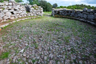 Santa Vittoria 'nın Nuragic Mabedi - Sardunya - İtalya