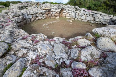 Santa Vittoria 'nın Nuragic Mabedi - Sardunya - İtalya
