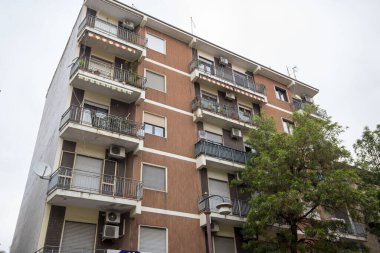 Konut Binaları - Caserta - İtalya