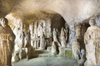 Pedigrotta Mağara Kilisesi - İtalya