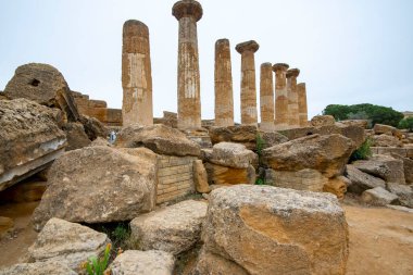 Tapınaklar Vadisi 'ndeki Heracle Tapınağı - Agrigento - İtalya