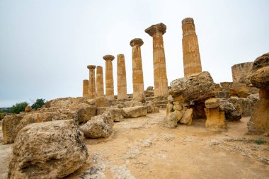 Tapınaklar Vadisi 'ndeki Heracle Tapınağı - Agrigento - İtalya