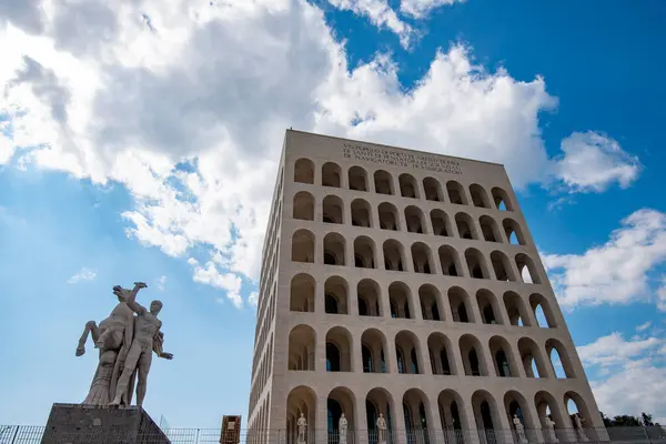 Faszystowski Budynek Czasów Wojny Światowej Włochy — Zdjęcie stockowe