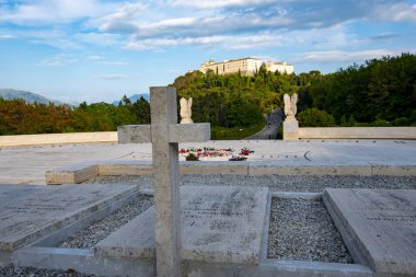 Lehçe İkinci Dünya Savaşı mezarlığı - Monte Cassino - İtalya