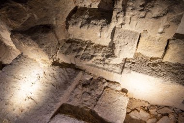 Fenike Yapısı Bodrum Taş Duvarları - Palermo - İtalya