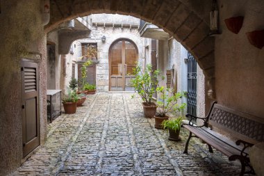 Erice - Sicilya - İtalya 'daki kaldırım taşı caddesi