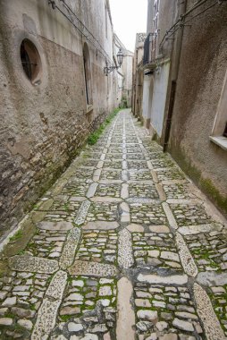 Erice - Sicilya - İtalya 'daki kaldırım taşı caddesi