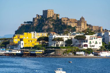 Ischia 'nın Aragonese Kalesi - İtalya