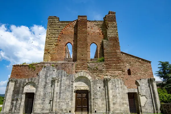 San Galgano Manastırı Harabeleri - İtalya