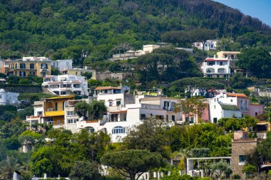 Ischia Adası, İtalya