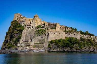 Ischia 'nın Aragonese Kalesi - İtalya