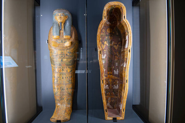 Внутренний гроб Аменхотепа из XXI династии