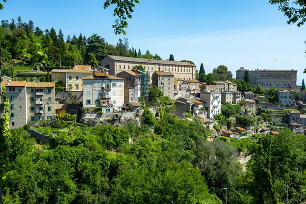 Caprarola Kasabası - İtalya