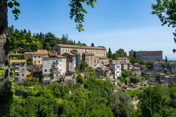 Caprarola Kasabası - İtalya