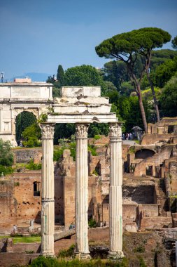 Castor ve Pollux Tapınağı (Dioscuri) - Roma Forumu - İtalya