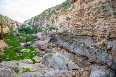 Gozo Adası, Malta 'daki Wied il-Mielah Kayalıkları