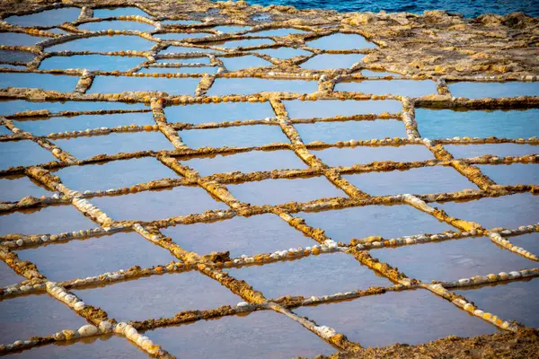 Gozo Adası 'nda Xwejni Tuz Tavaları - Malta