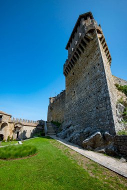 Guaita Kulesi 'ndeki avlu - San Marino