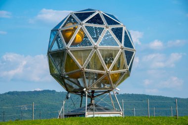 Pratolino Park 'taki Elmas Küre - İtalya